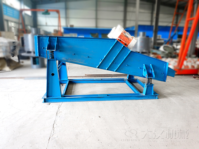 振動脫水篩主要用于選煤，選礦等大型的篩選行業中。